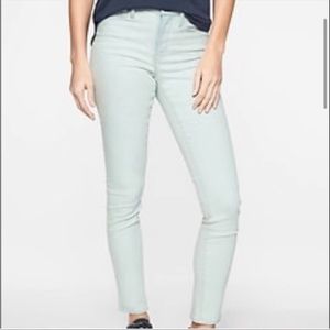 Athleta Sculptek Crop Skinny Jeans Glacier Light Wash Size 2